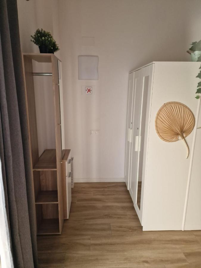Moderno Apartamento Del Arquitecto Aparthotel Valenza Esterno foto