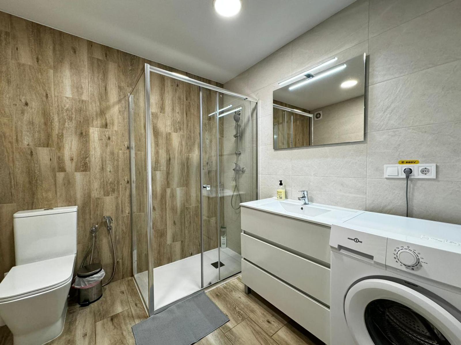 Moderno Apartamento Del Arquitecto Aparthotel Valenza Esterno foto