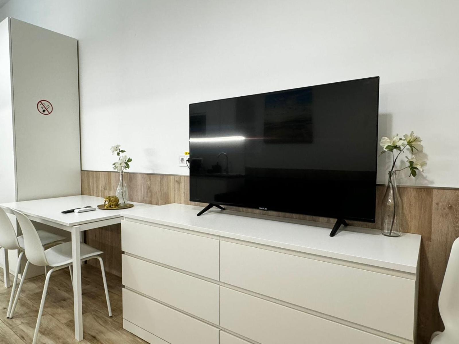 Moderno Apartamento Del Arquitecto Aparthotel Valenza Esterno foto