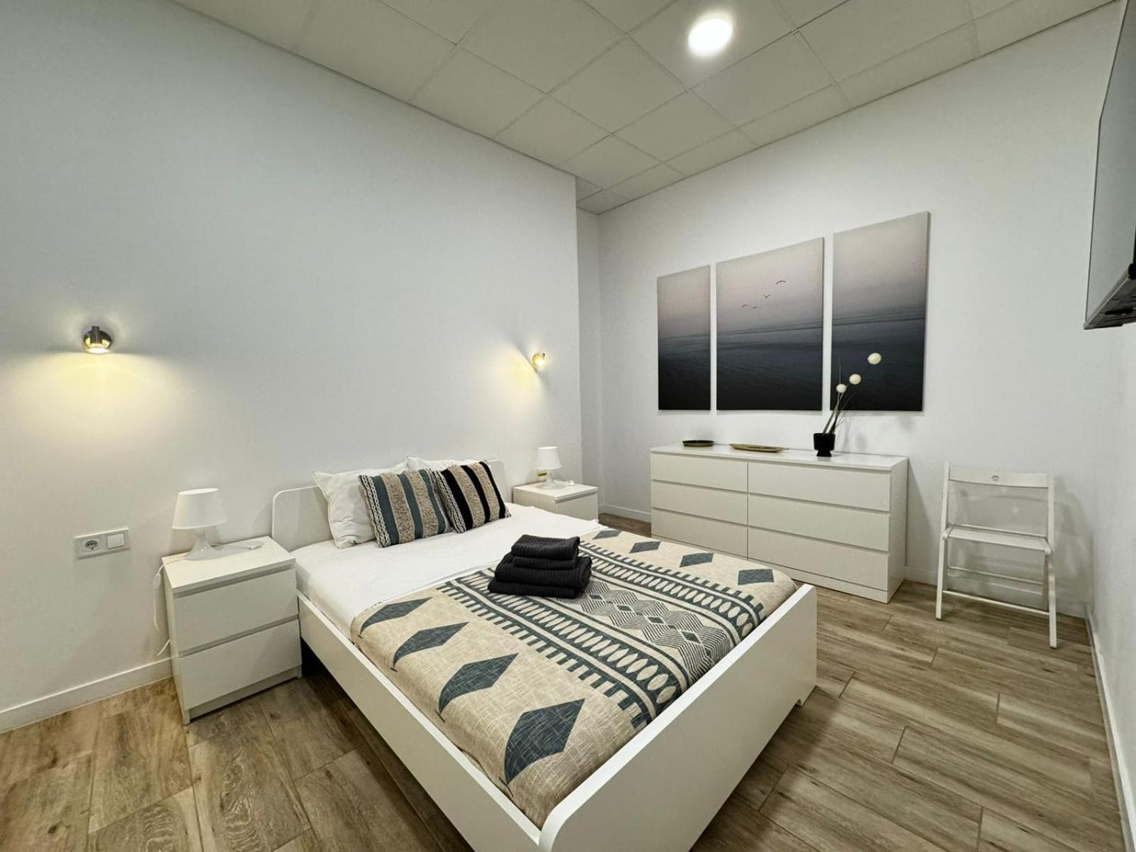 Moderno Apartamento Del Arquitecto Aparthotel Valenza Esterno foto