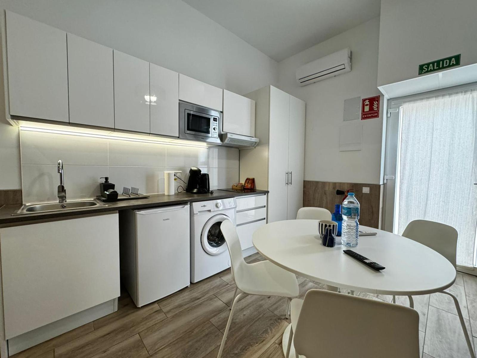 Moderno Apartamento Del Arquitecto Aparthotel Valenza Esterno foto
